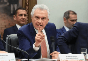 Caiado deixa Goiás com 10 parentes no governo e supersalários pagos pelo estado