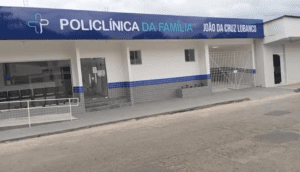Mãe denuncia falta de atendimento em policlínica de Santo Eduardo; criança precisou ser levada para outra cidade