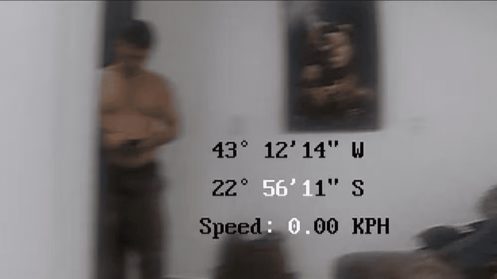 MPRJ denuncia 10 PMs do Bope por invasão de casas e uso irregular de câmeras na Maré; grupo abriu geladeira e dormiu em sofá