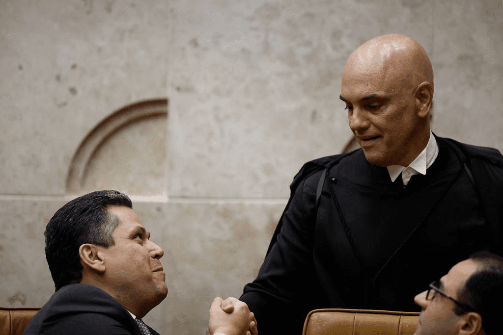 Moraes faz jantar com Alcolumbre na véspera de derrota de Messias e Lula desconfia