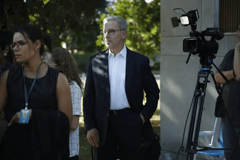 Quem é Luiz Estevão, dono do Metrópoles, que já foi preso por corrupção e recebeu R$ 27 milhões do Master