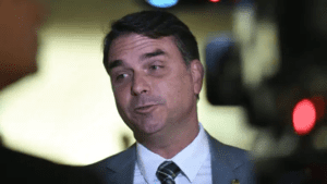 CEO do BRB preso financiou parte dos R$ 5,9 milhões para mansão de Flávio Bolsonaro