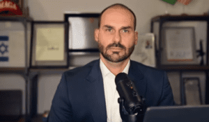 Eduardo Bolsonaro tratou sobre filme com Vorcaro e pediu para enviar ‘máximo’ de recursos aos EUA