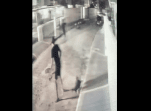 Câmeras flagram execução de homem em situação de rua em Cabo Frio