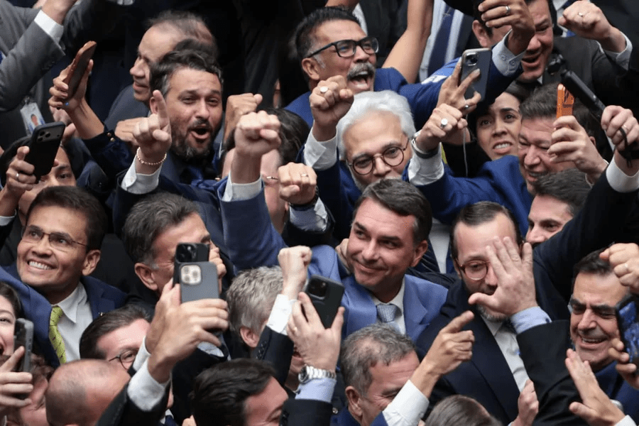 Redução de pena para os golpistas do 8 de Janeiro é crime continuado