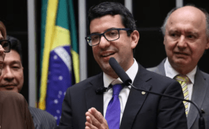Deputado Marcelo Queiroz se associou à causa animal para se beneficiar de esquema de fraudes de quase R$ 200 milhões, diz PF