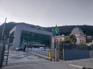 Justiça suspende licitação de R$ 84 milhões da Prefeitura de Petrópolis