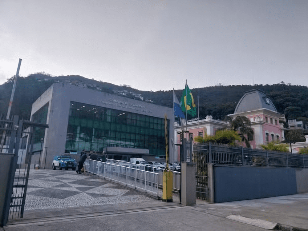 Justiça suspende licitação de R$ 84 milhões da Prefeitura de Petrópolis