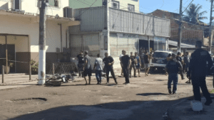 ‘Foi muito tiro’, diz prima de um dos pedreiros mortos em São Gonçalo, RJ; moradores dizem que PM confundiu homens com bandidos