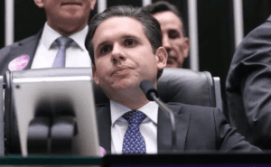 Hugo Motta também propôs lei para favorecer interesses de Vorcaro e do Banco Master