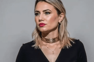 Juliana, a vice-prefeita acusada de pagar Mãe de Santo com verba pública para afastar amante da esposa