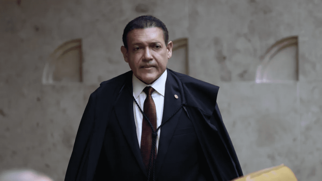 Fachin rejeita pedido para afastar Nunes Marques de ação da CPI do Master