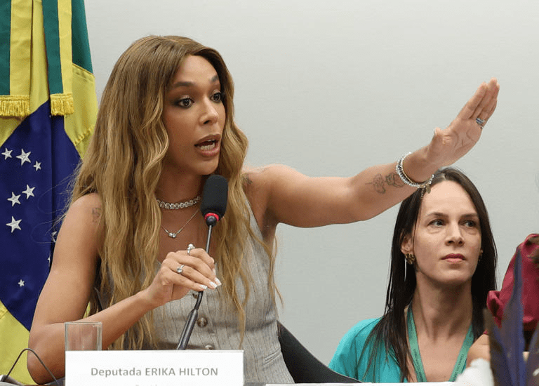 PEC da "escala 7×0" reúne 37 assinaturas no Senado e gera críticas de Erika Hilton