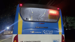 Rodoviários entram em greve no Rio; viações afirmam que 40 ônibus foram vandalizados em piquetes