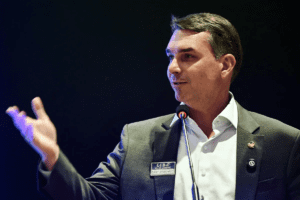Tribunal do Brasil suspende pesquisa da AtlasIntel contestada por Bolsonaro