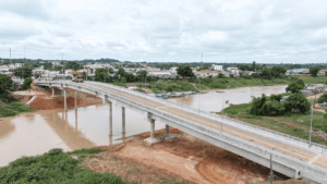 Ponte de R$ 36 milhões desaba no Acre dois anos após inauguração; 4 pessoas ficaram feridas (VIDEO)