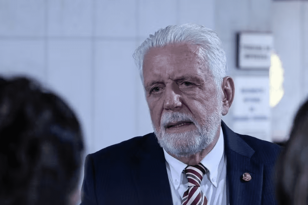 Saiba como Jaques Wagner teria atuado em benefício do Banco Master, segundo a PF