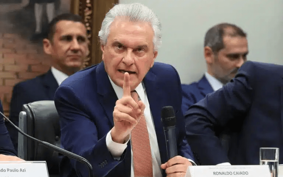 Caiado deixa Goiás com 10 parentes no governo e supersalários pagos pelo estado